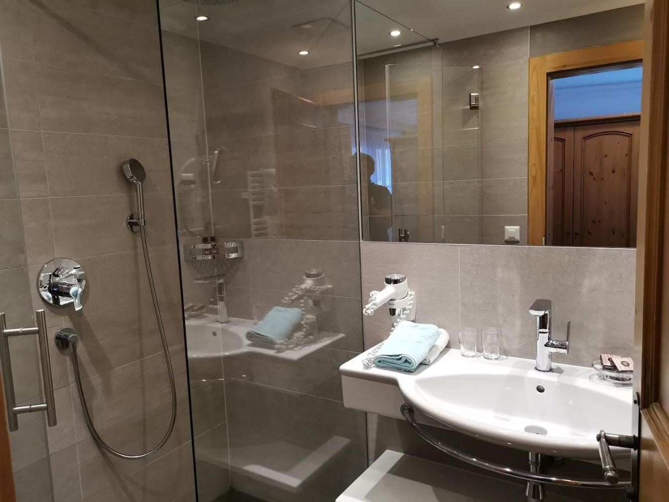 Hotel Astoria Samnaun Bagian luar foto